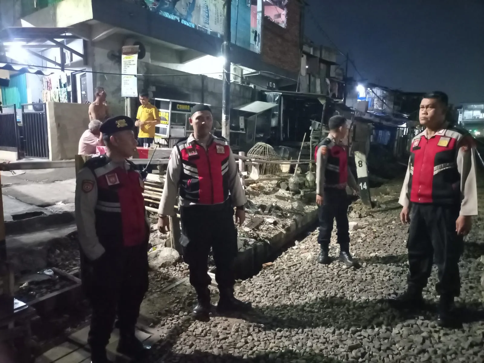 Polisi Lakukan Patroli Strong Point : Cegah Tawuran Warga
