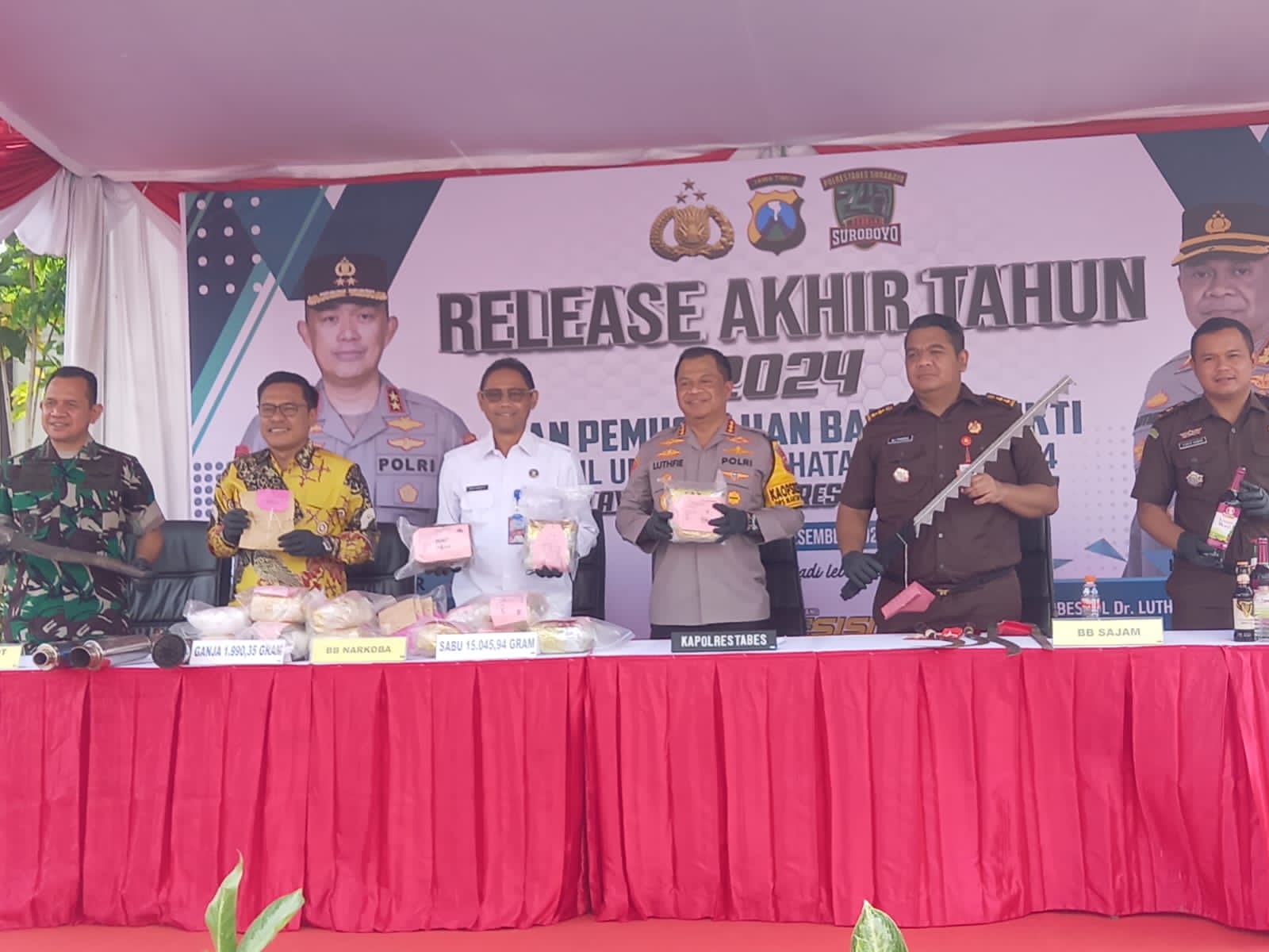 Polrestabes Surabaya Gelar Konferensi Pers di Penghujung Akhir Tahun 2024