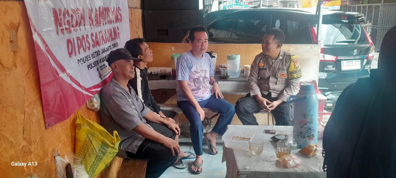 Bhabinkamtibmas Himbau Warga Untuk Selalu Menjaga Putra Putri Nya Saat Jam Malam