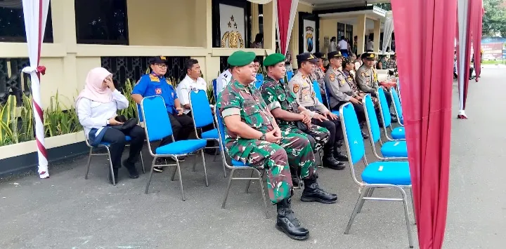 Bersama Dandim, Danramil 0822/01 Bondowoso Hadiri Apel Gelar Pasukan Ops Lilin Semeru 2024 