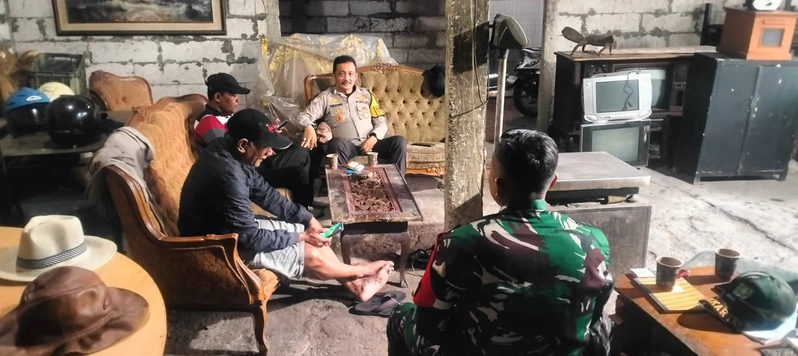 Polsek Pulogadung Giatkan Cooling System,Berikan Pesan Pesan Kamtibmas Untuk Masyarakat