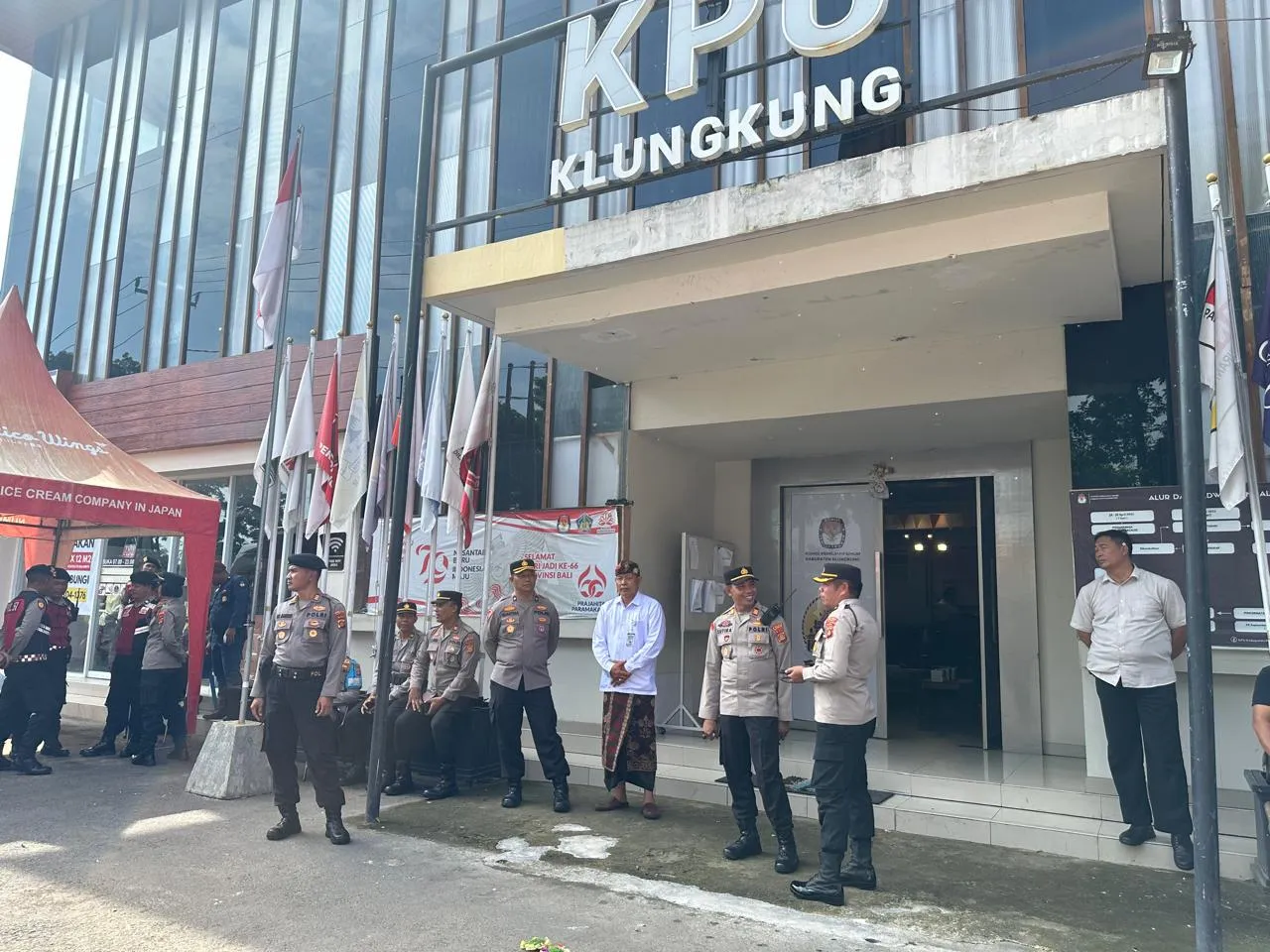 Polres Klungkung Amankan Rapat Pleno Penetapan Pasangan Calon Terpilih