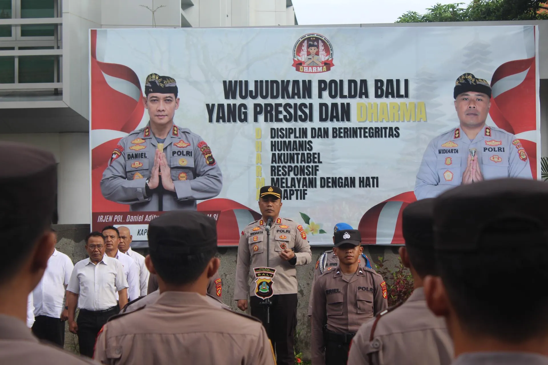 Kapolres Kawasan Bandara I Gusti Ngurah Rai Pamit Dalam Apel Jam Pimpinan Terakhirnya