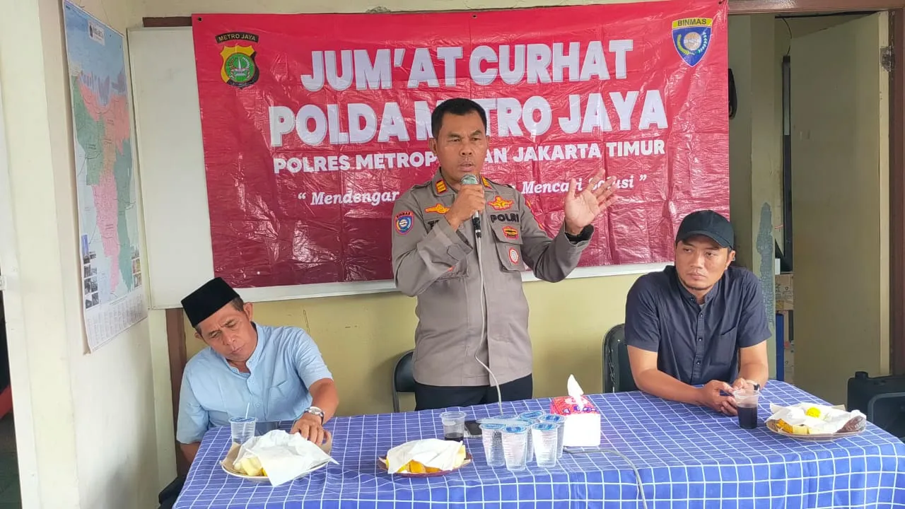 Polsek Cakung Gelar “Jumat Curhat” Di Kelurahan Jatinegara: Dengarkan Warga, Cari Solusi.