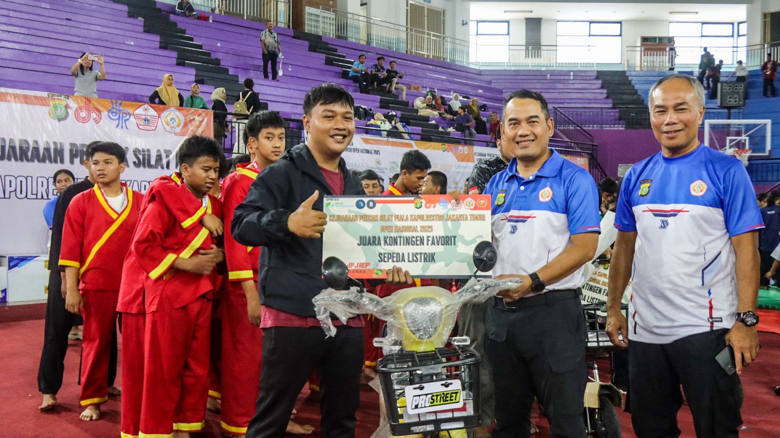 Kejuaraan Pencak Silat Kapolres Metro Jakarta Timur Open 2025 Berakhir Sukses.