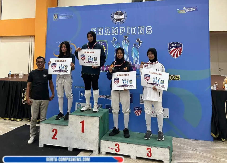 Arda Siswi SMA Negeri 1 Sampang Raih Juara Anggar di Kejuaraan "Smamda Cup" Championship 2025 Surabaya