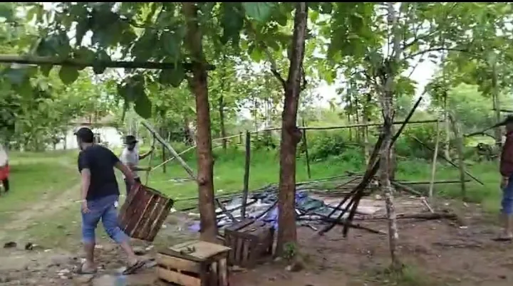 Prestasi dan Penghargaan Diperoleh Polres Sampang Bubarkan Judi Sabung Ayam Di Kecamatan Ketapang