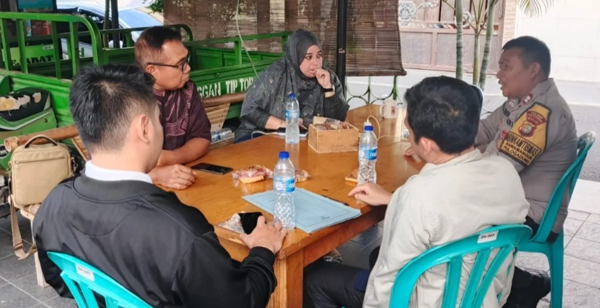 Polsek Pulogadung Berikan Himbauan Kamtibmas Pada Kunjungan ke Kediaman RW 009 Rawamangun