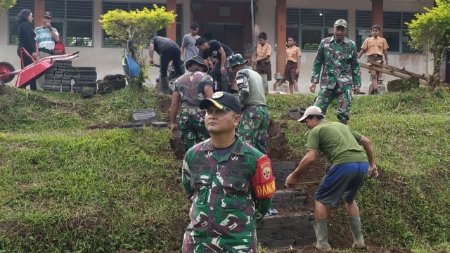 Wujud Sinergitas TNI dan Masyarakat, Dandim Tabanan Pimpin Karya Bakti Dalam Rangka Persiapan Pembukaan TMMD ke-123