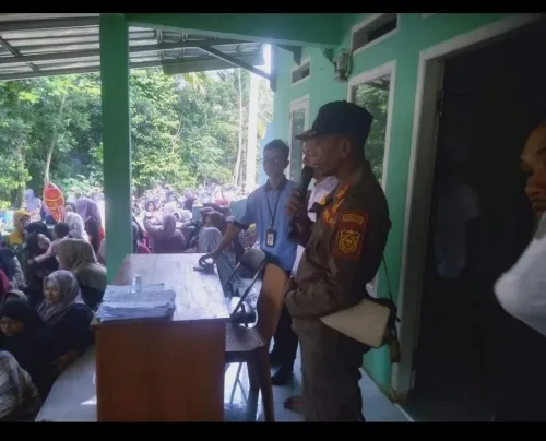 Pembagian PKH dan Sembako di Kecamatan Cimanggu 