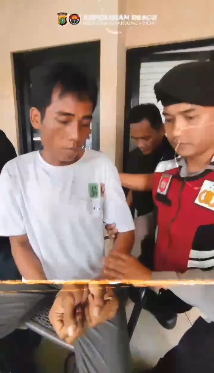 Maling HP Jamaah Diciduk Bhabin Polres Pelabuhan Priok Yang Sedang Jumat Berkah.