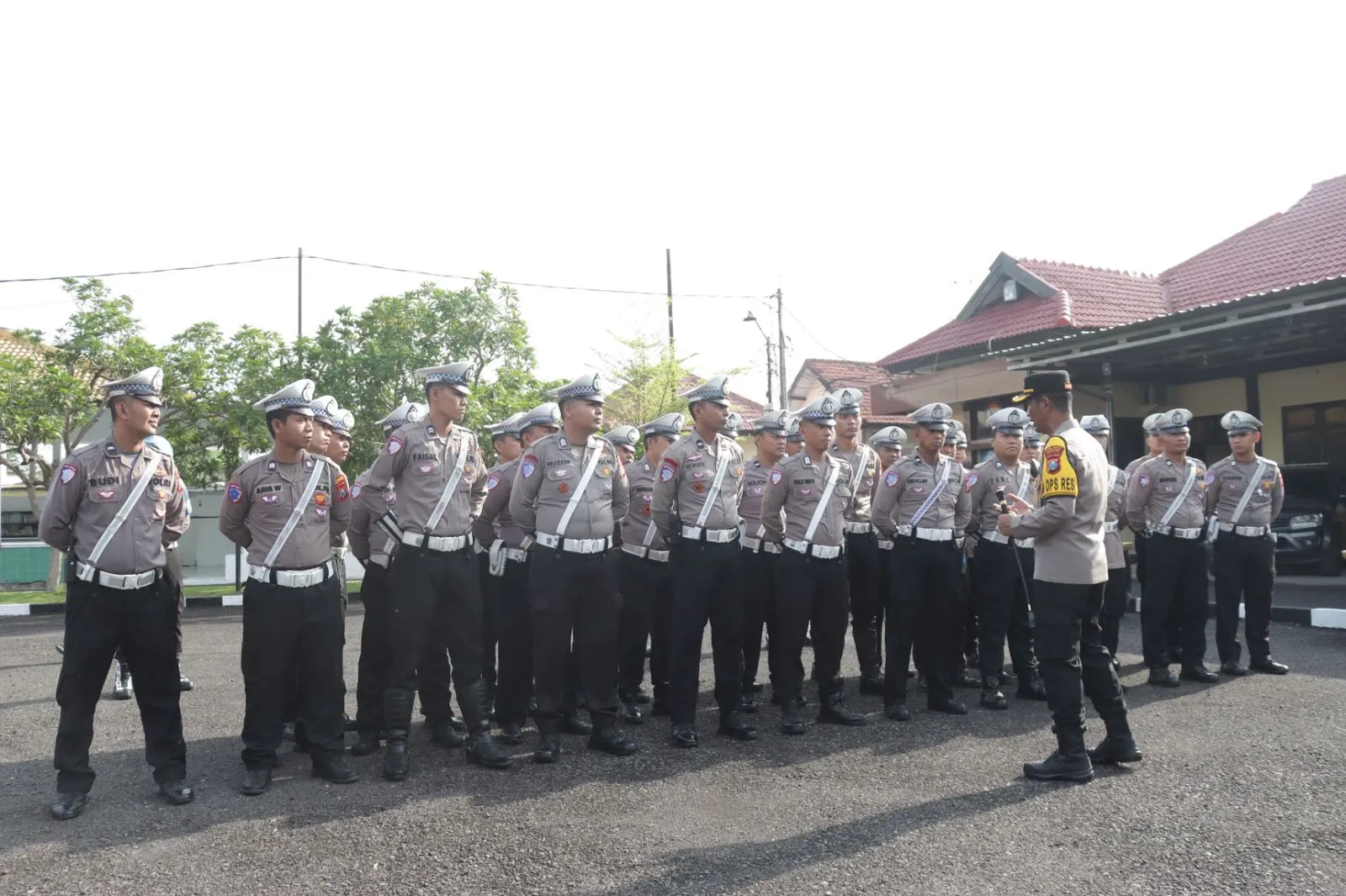 Kasat lantas Siap Ikutin Arahan Kapolres Sampang Bersama Personel Satlantas Sampang