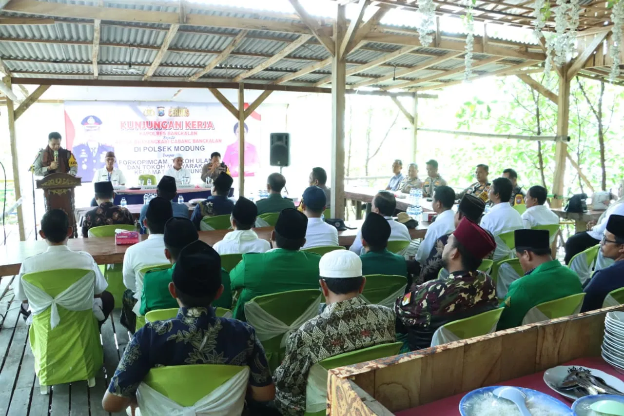 Unik! Serap Aspirasi Masyarakat Modung, Kapolres Bangkalan Gelar Kunker di Watu Gendong