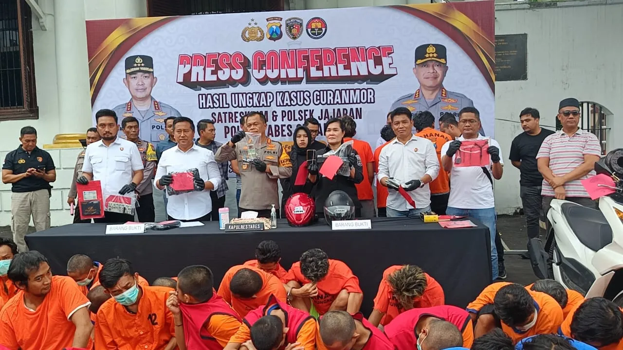 Polrestabes Surabaya dan Polsek Jajaran Kembali Ungkap Kasus Curanmor, 42 Tersangka Diamankan 