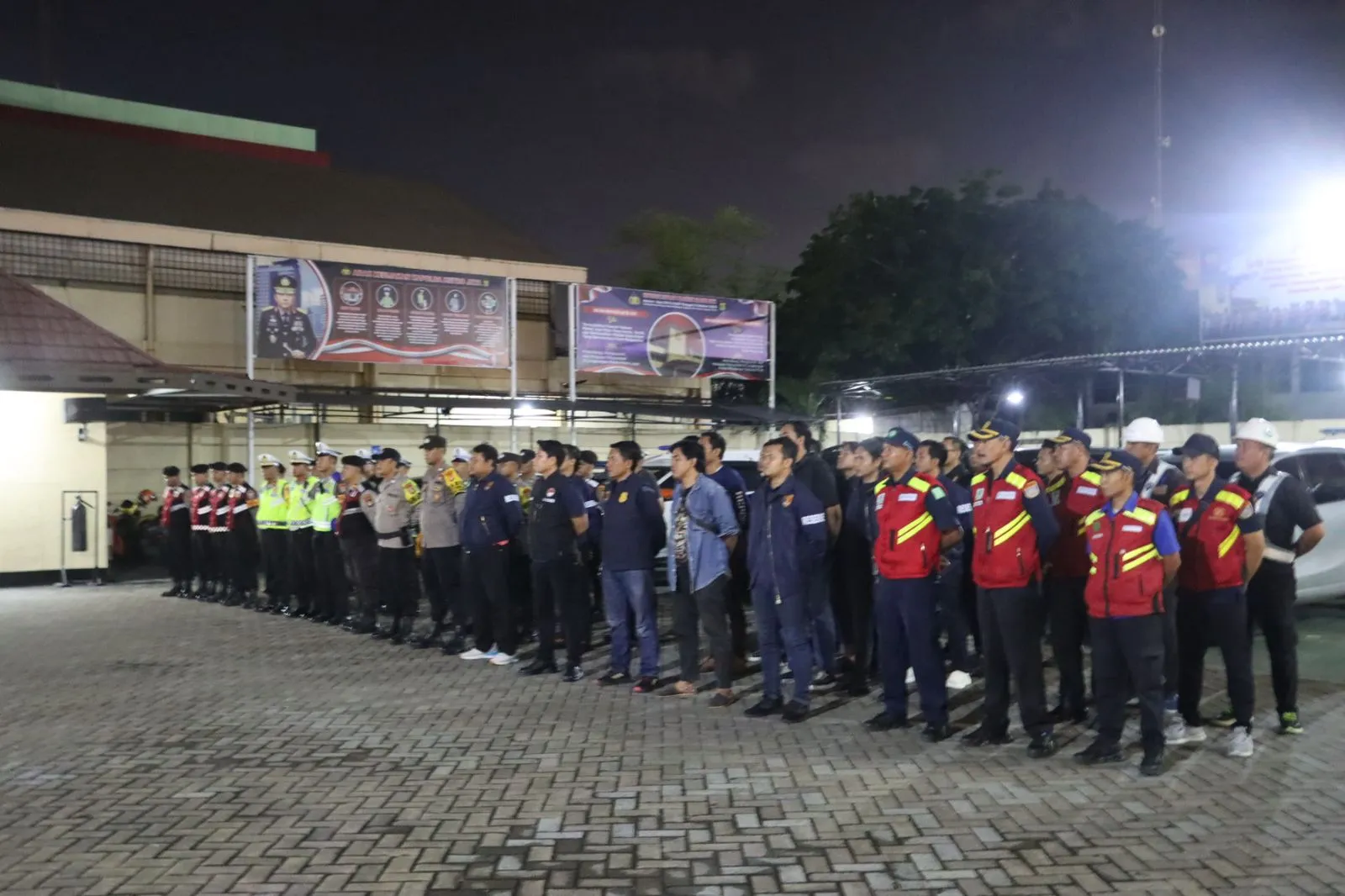 Kapolres Pimpin Patroli Skala Besar Cipkon, Cegah Gangguan Kamtibmas.