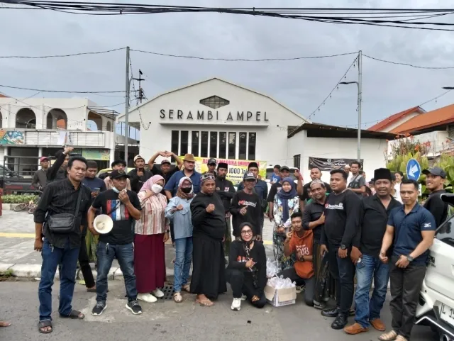 Aliansi Madura Indonesia Bagikan 1.000 Paket Takjil di Serambi Ampel