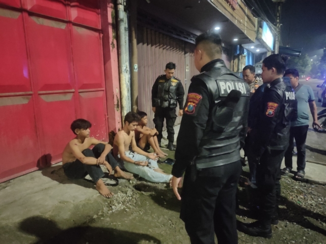 Patroli Presisi Berhasil Cegah Tawuran Perang Sarung di Dukuh Kupang Surabaya