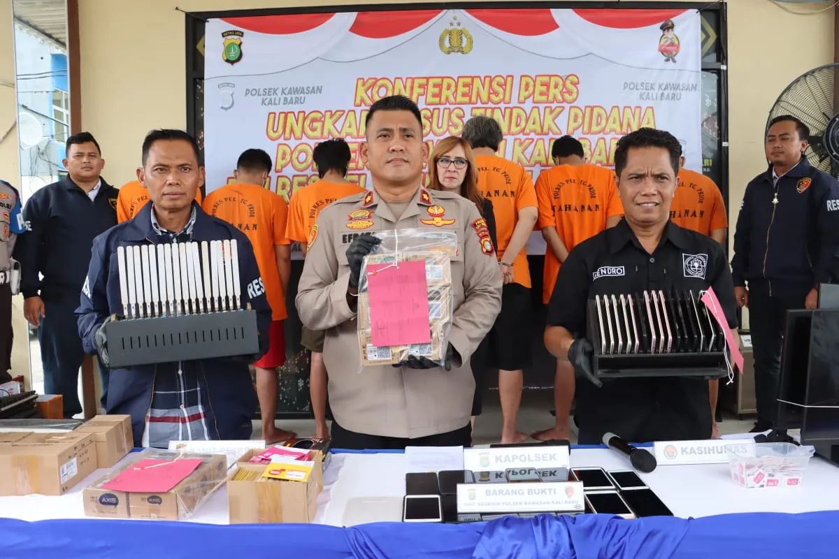 Polsek Kalibaru Bongkar Sindikat Penjual SIM Card Ilegal, 7 Tersangka Manipulasi KTP-KK Ribuan Orang.