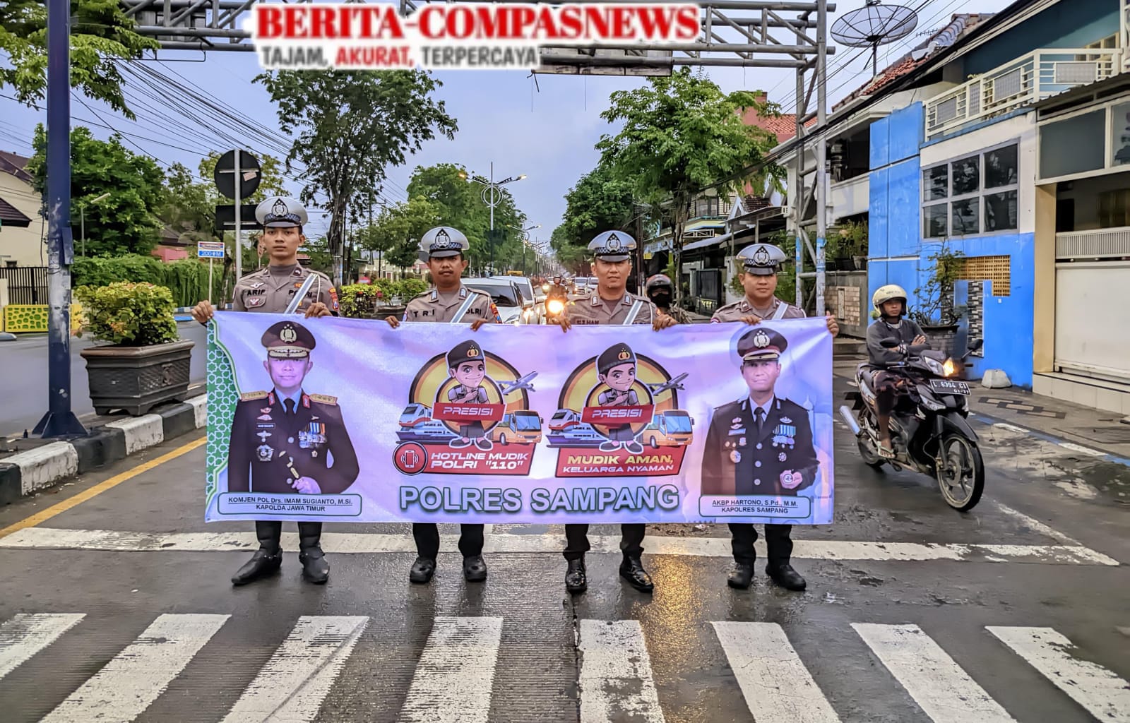 Satlantas Polres Sampang Sosialisasikan Tagline "Mudik Aman, Keluarga Nyaman",