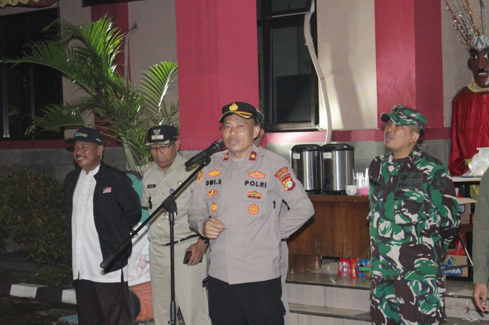 Polsek Cipayung Bersama Muspika Gencar Antisipasi Kenakalan Remaja Dan Gangguan Kamtibmas.