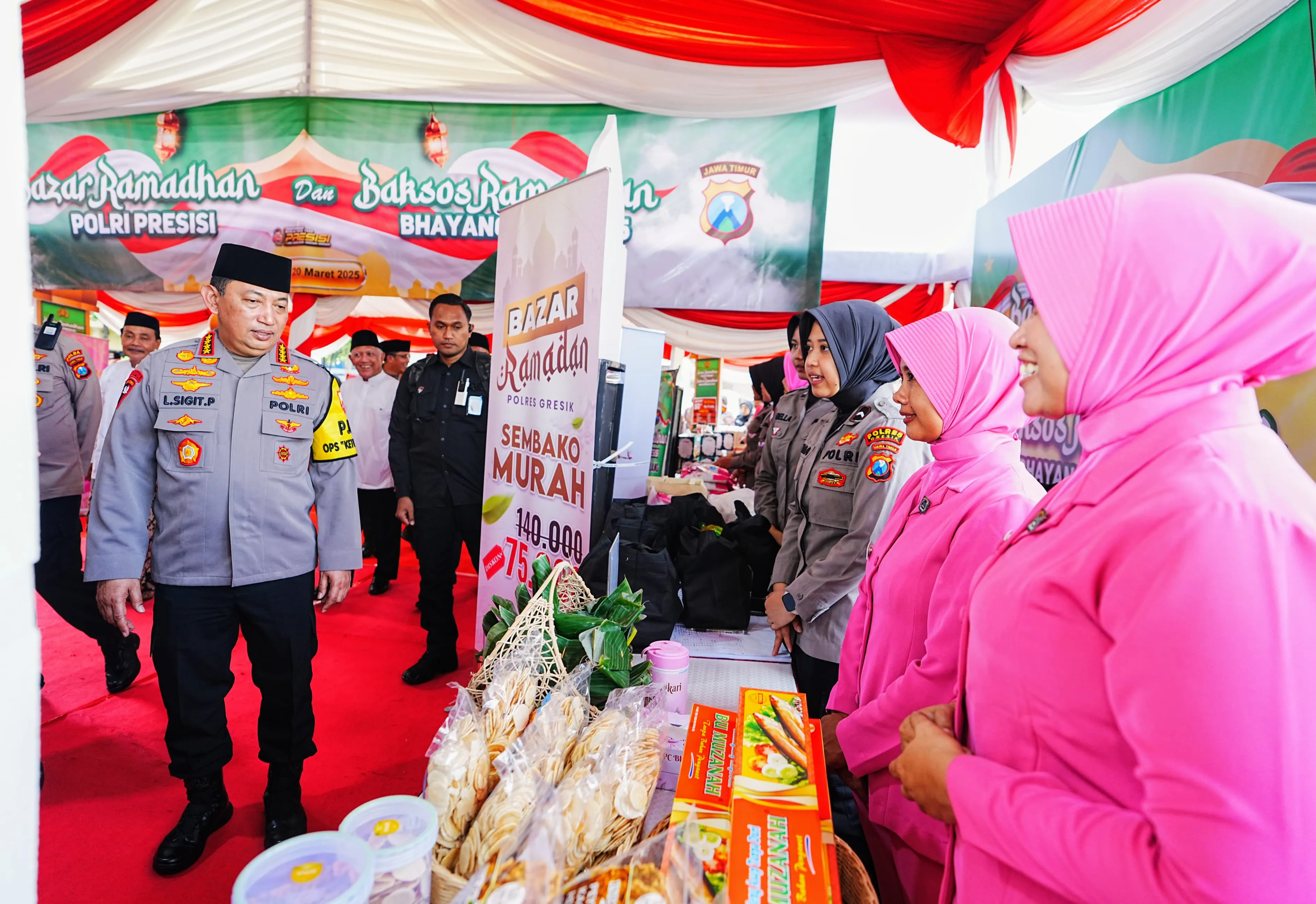 Kapolri Hadiri Bazar Ramadan Polri Presisi dan Baksos di Surabaya