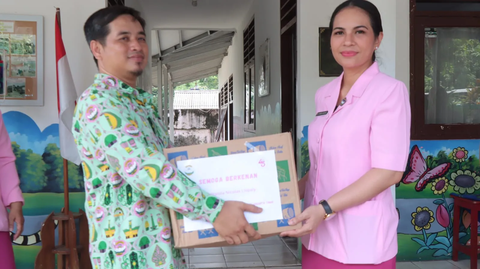 Bhayangkari Cabang Jakarta Timur Berikan Apresiasi kepada Guru TK Kemala Bhayangkari 14 Ciracas.