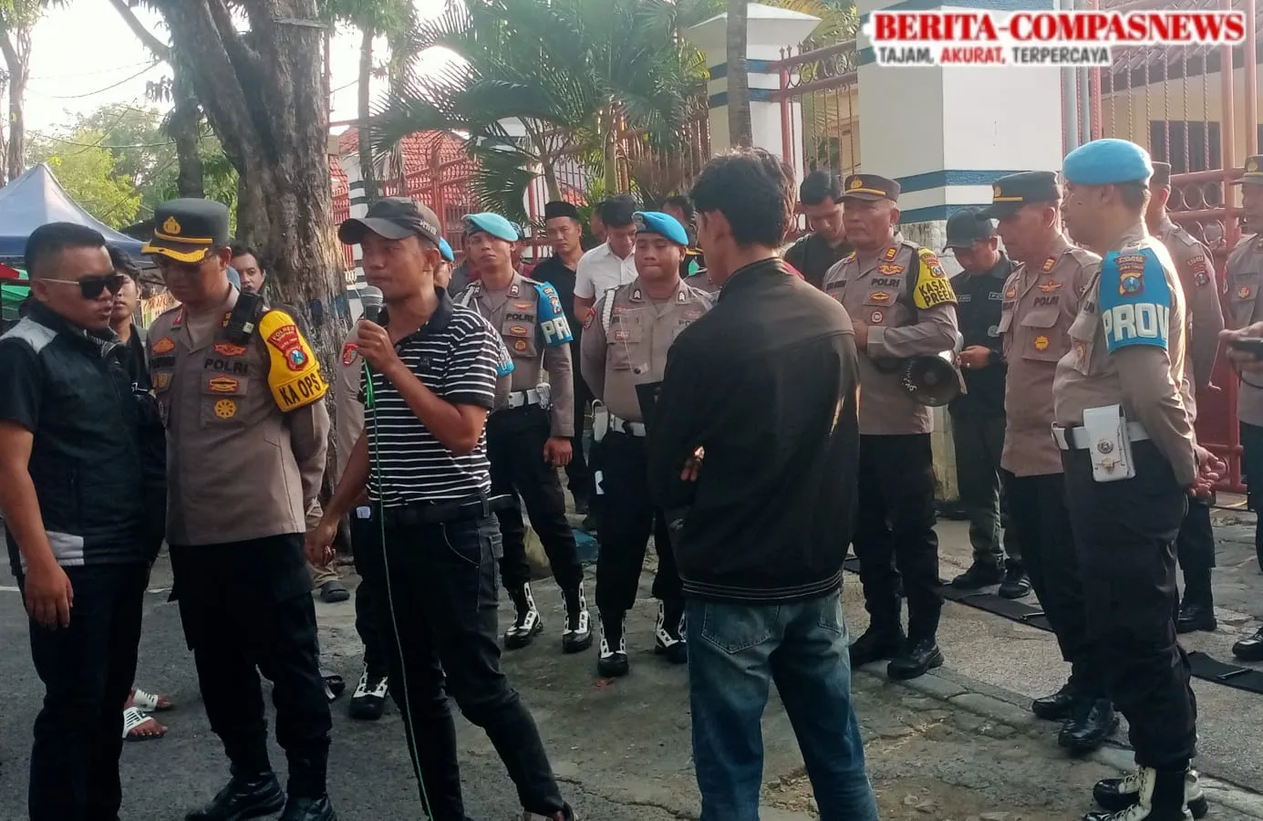 Demo Aksi Tolak RUU TNI, Polri, dan Kejaksaan di Sampang Berlangsung Aman Kondusif 