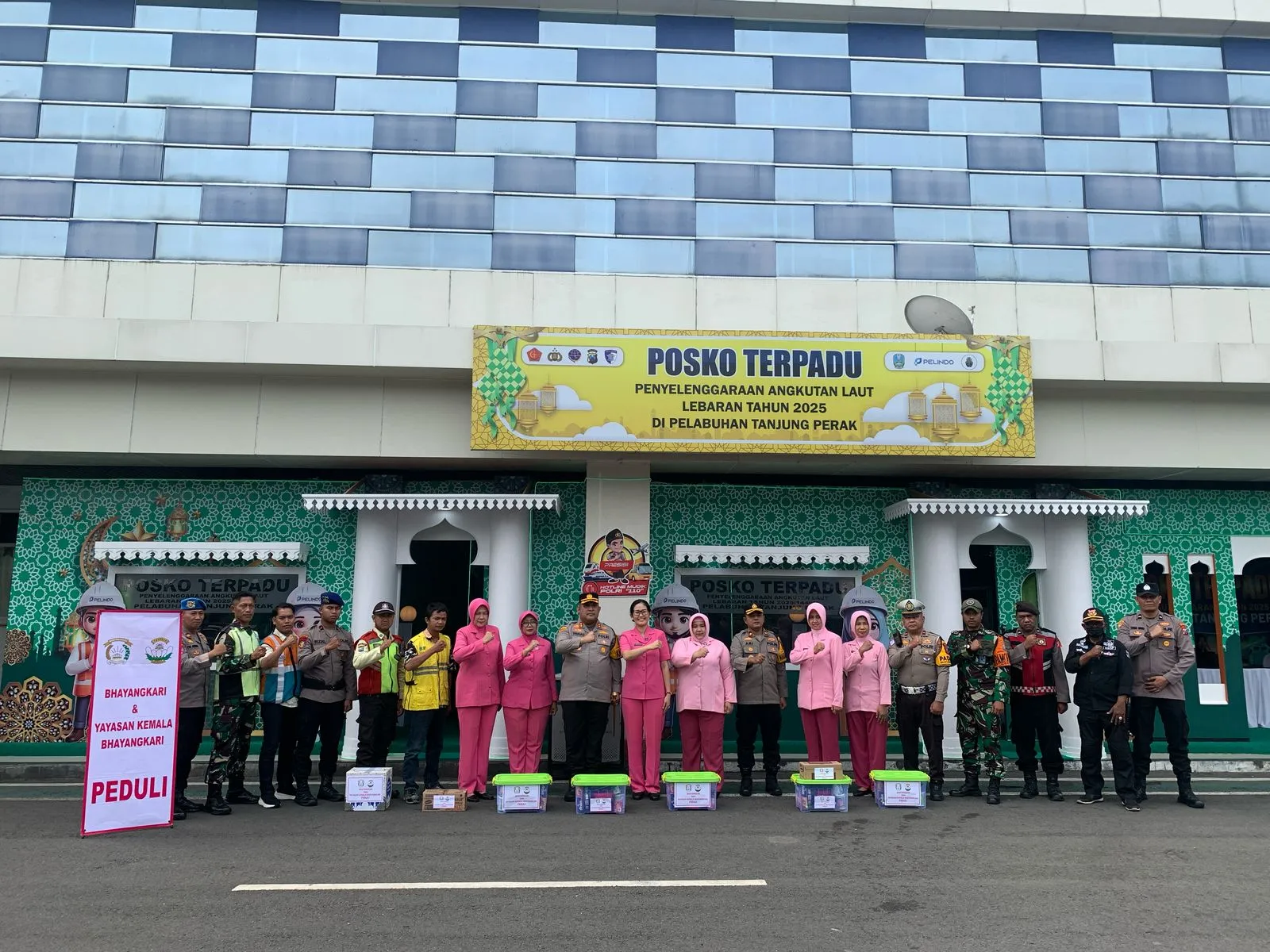 Kapolres Pelabuhan Tanjung Perak Kunjungi Pos Pengamanan Operasi Ketupat Semeru 2025, Beri Motivasi ke Anggota