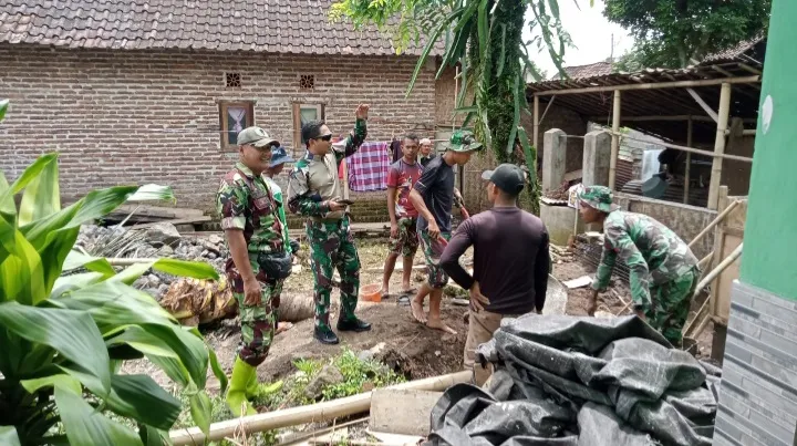 Dandim 0822 Tinjau Pelaksanaan TMMD, Pastikan Progres Pembangunan Berjalan Lancar