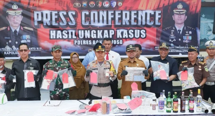 Polres Bondowoso Gelar Apel Pasukan Operasi Ketupat Semeru 2025 dan Pemusnahan Barang Bukti