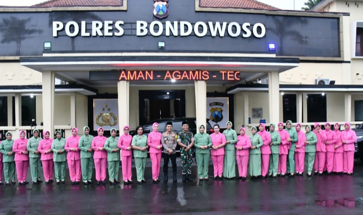 Wujudkan Sinergitas TNI-Polri , Dandim 0822 Dan Kapolres Bondowoso Berbagi Takjil