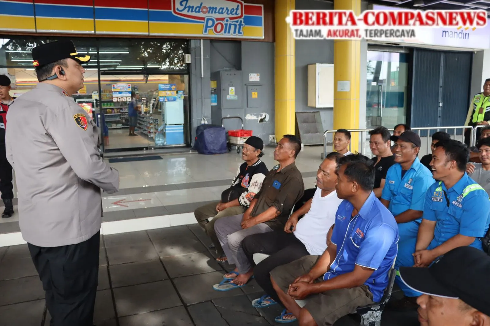Polres Pelabuhan Tanjung Priok Gelar Sosialisasi, Tips Mudik Aman, Keluarga Nyaman, Hotline Mudik 110 &amp; Pemberantasan Preman Kedok Ormas.