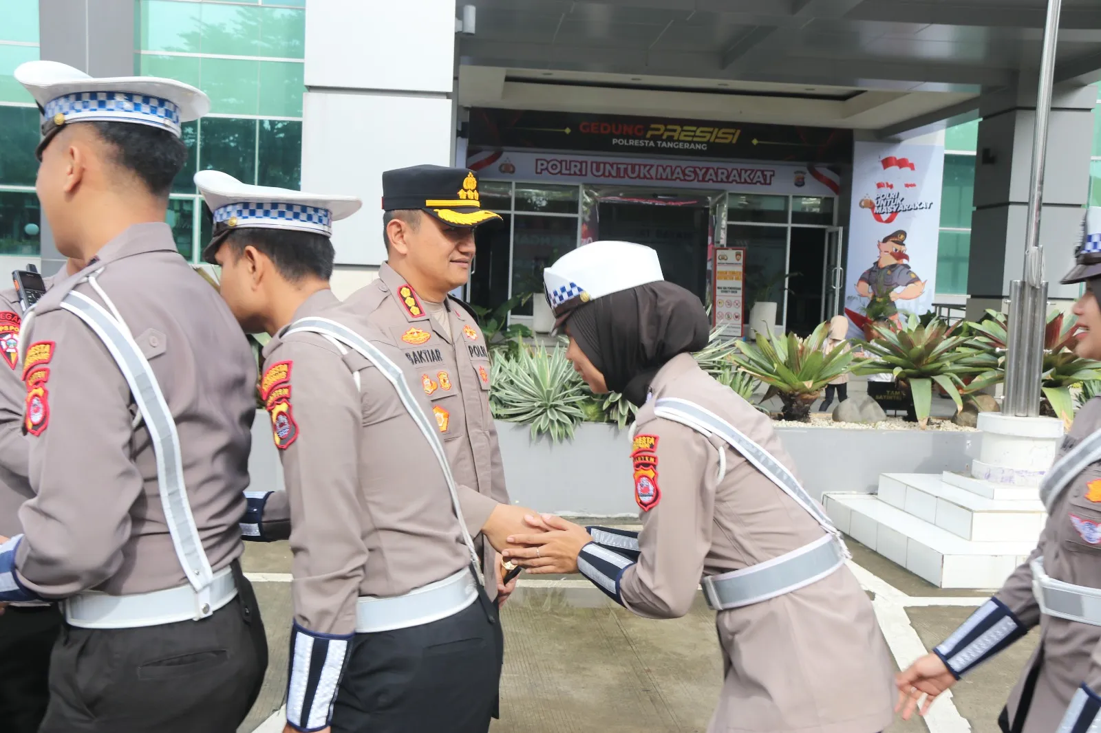 Kapolresta Tangerang Pimpin Apel Pagi Dan Halal Bihalal Bersama Personel