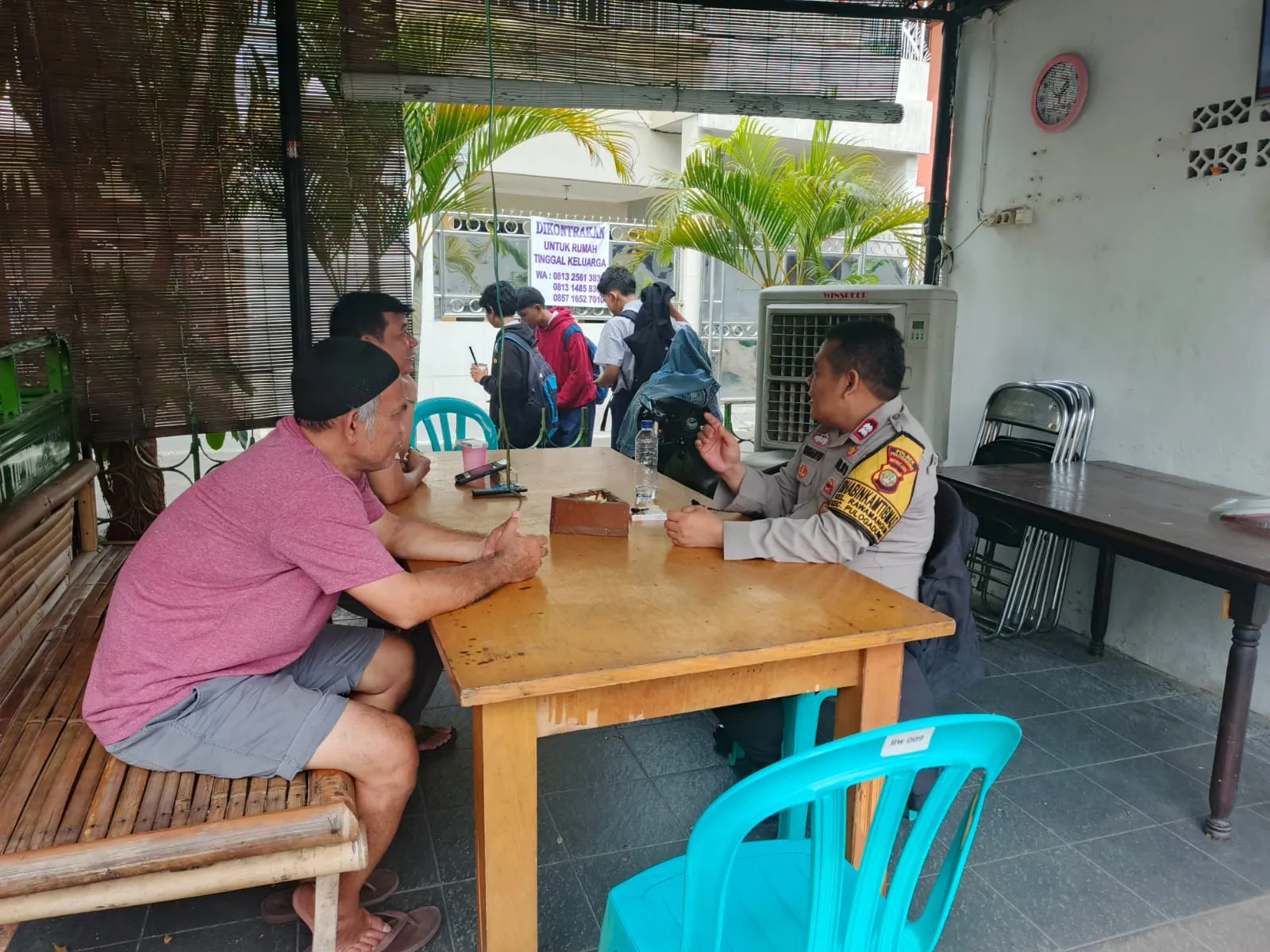 Kunjungi Warga Rawamangun, Polisi Ajak Warga Jadi Polisi Bagi Diri Sendiri.