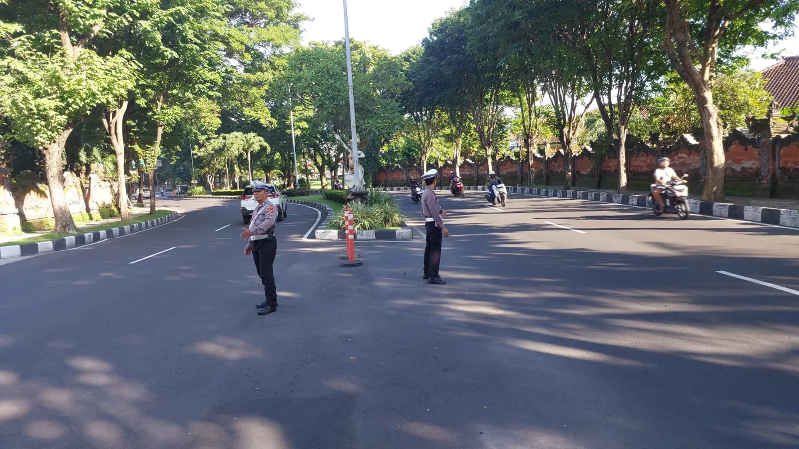 Polres Bandara Ngurah Rai Intensifkan Pengaturan Lalin Pagi Hari Untuk Atasi Kemacetan