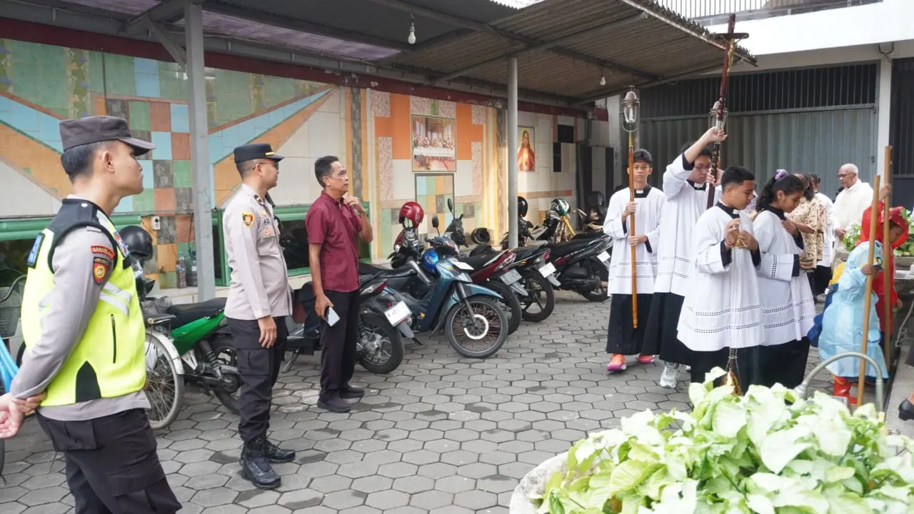 Amankan Ibadah Paskah, Polres Bangkalan Siagakan Personel di Gereja Paroki Maria Fatima