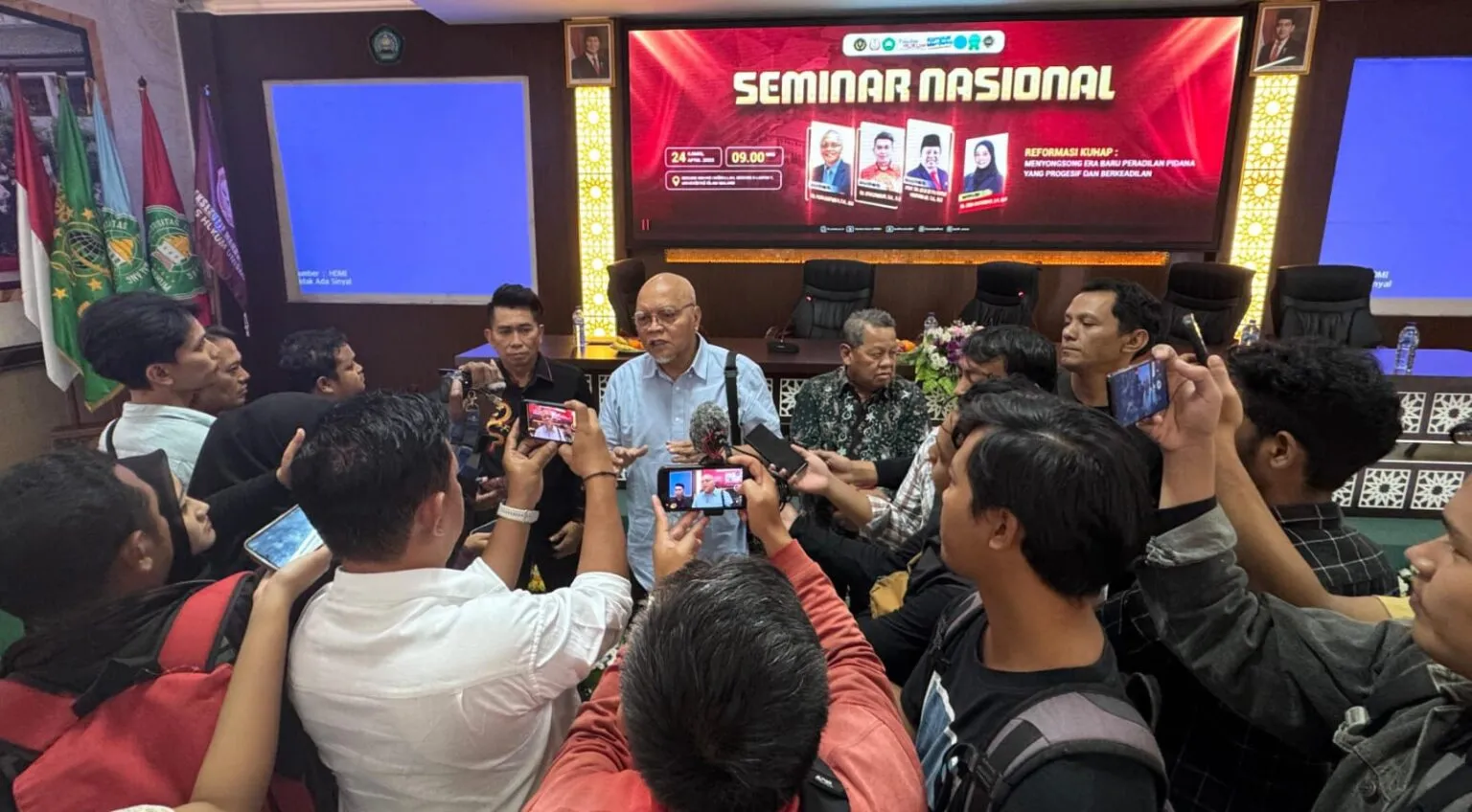 Gelar Seminar Nasional Usung Reformasi KUHAP, Guru Besar UTM Prof. Dr. Deni Tegaskan Hal Berikut Ini