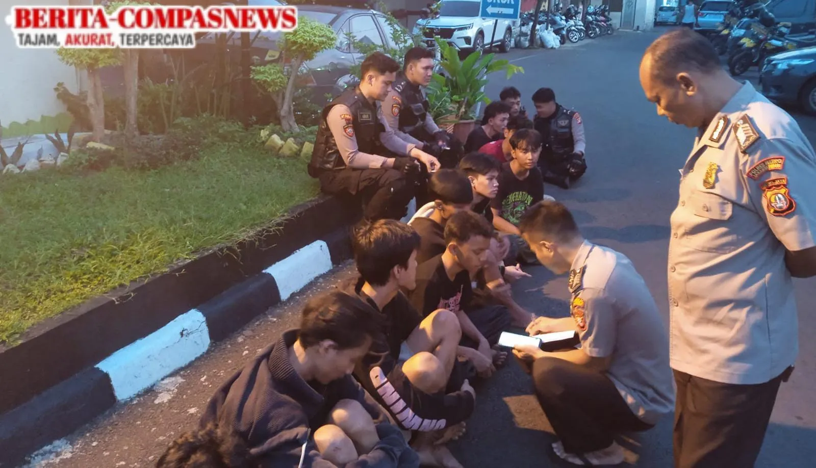 Tim Presisi Polda Metro Jaya Gagalkan Aksi Tawuran, 9 Remaja Diamankan di Pasar Rebo.