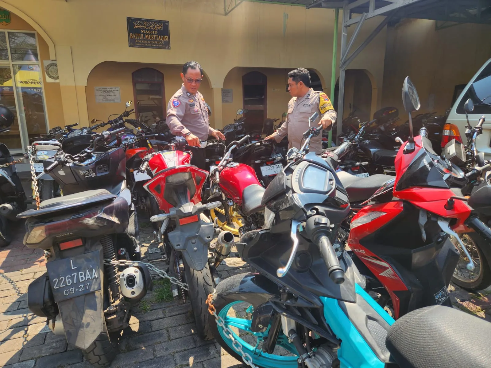 Polisi Bubarkan Aksi Balap Liar di Jalan Kedung Cowek Surabaya, 29 Sepeda Motor Diamankan
