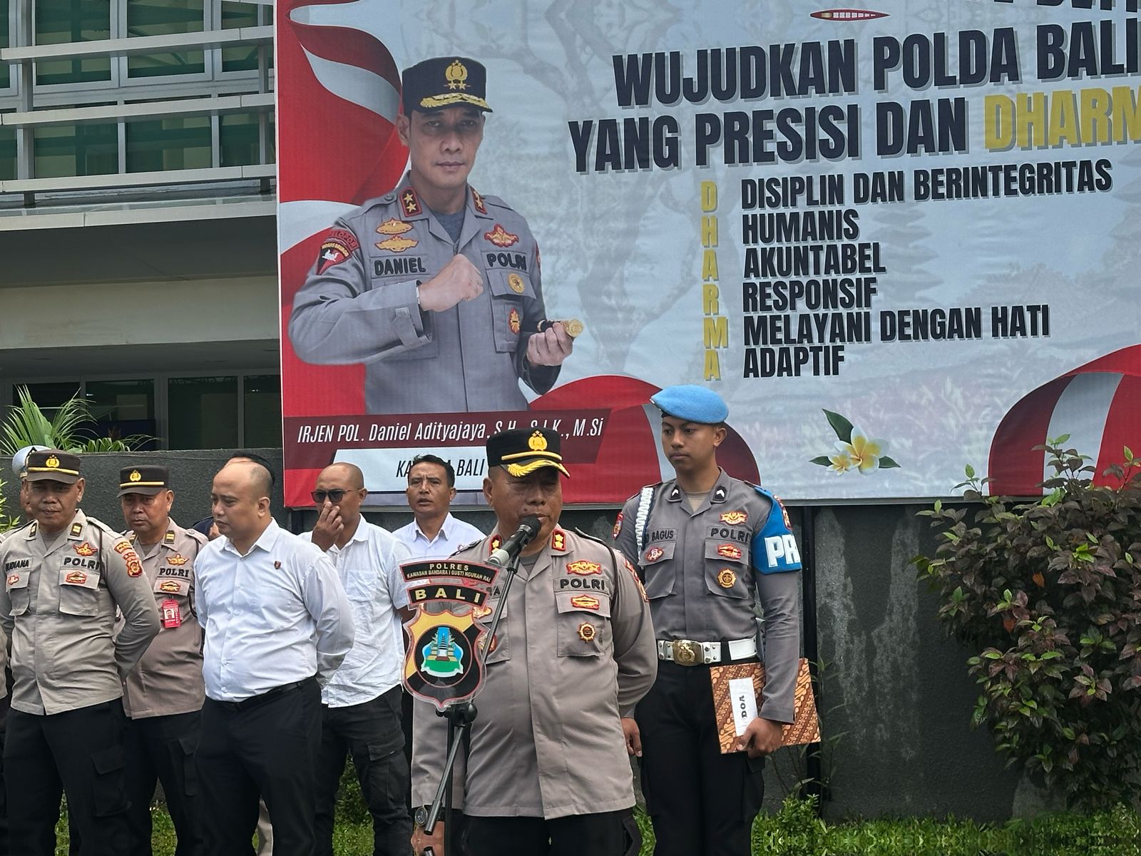 Wakapolres Kawasan Bandara I Gusti Ngurah Rai Pimpin Apel Jam Pimpinan: Tekankan Soliditas dan Hindari Judi Online