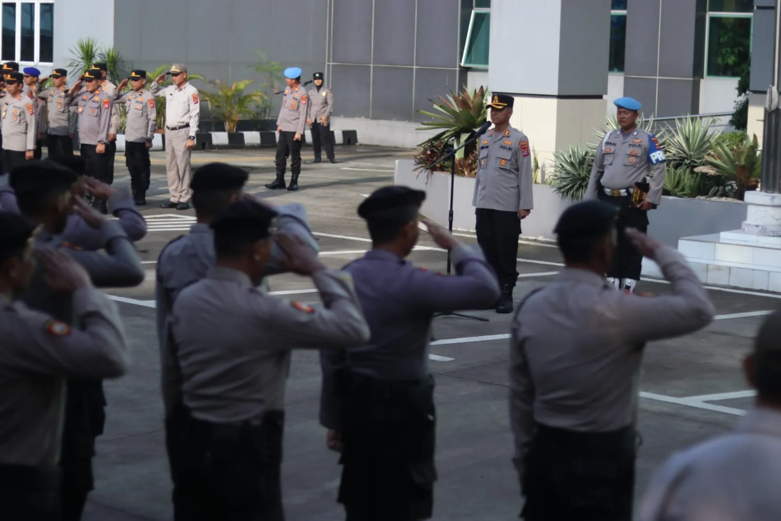 Wakapolresta Tangerang Pimpin Apel Pagi, Tekankan Kedisiplinan dan Larangan Narkoba.