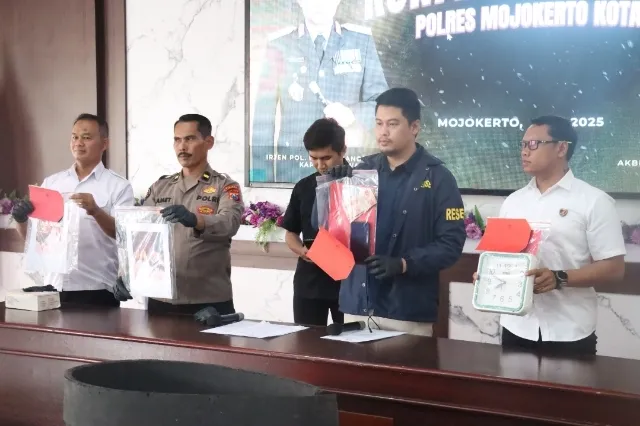 Polres Mojokerto Kota Bongkar 2 Arena Sabung Ayam Amankan 5 orang
