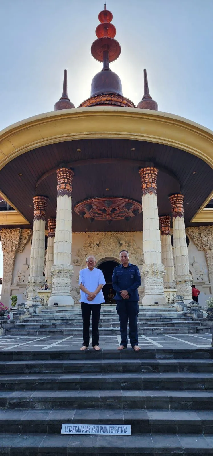 Ketua Walubi Bali, Bapak Oscar Naif, Beri Apresiasi Atas Kinerja Polri Dalam Menjaga Toleransi dan Keamanan di Bali