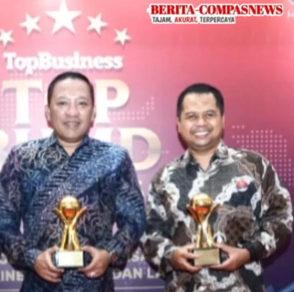 Bank Sampang Jadi Kebanggaan Pemkab Sampang dengan Raih Penghargaan TOP BUMD