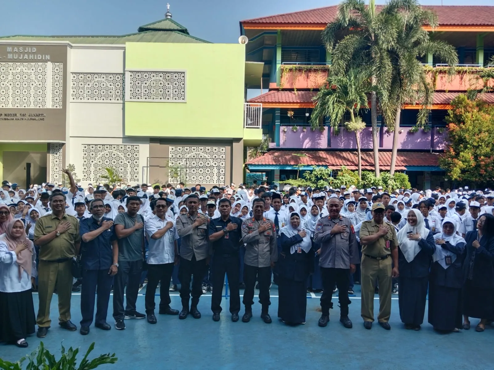 Polres Metro Jakarta Timur Berikan Penyuluhan Bahaya Tawuran kepada Siswa SMPN 158 Jakarta.