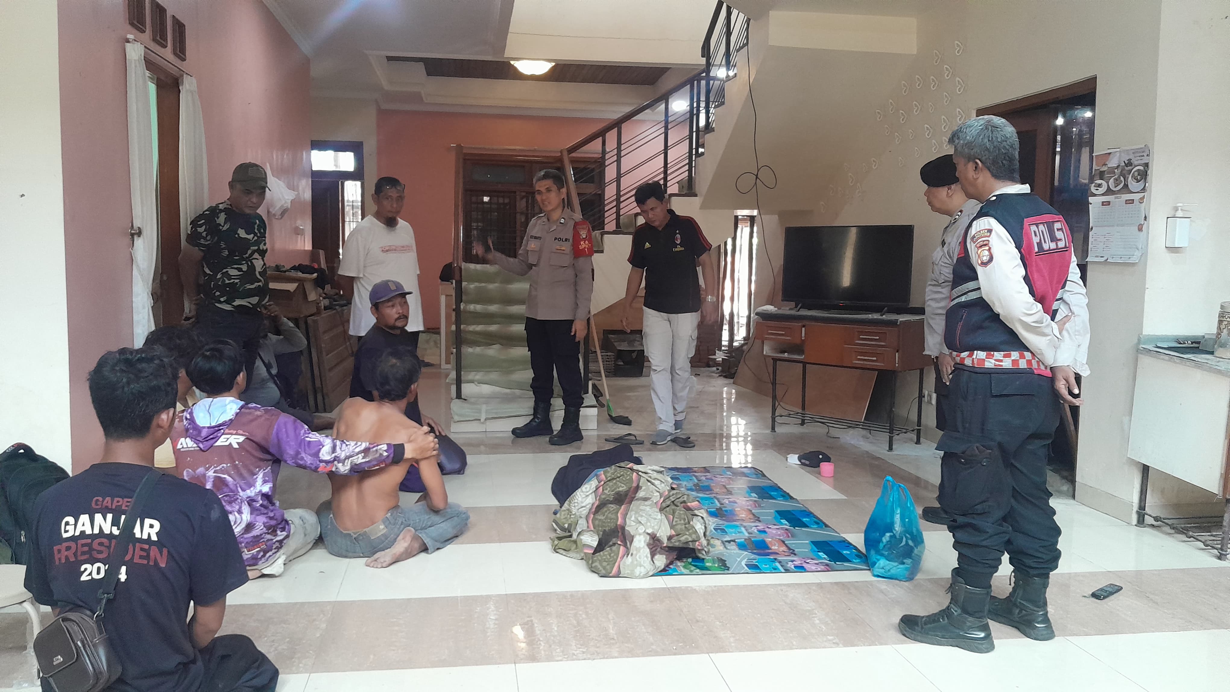 Pekerja Bangunan Tewas Tertimpa Tembok Saat Renovasi Rumah di Cipayung.