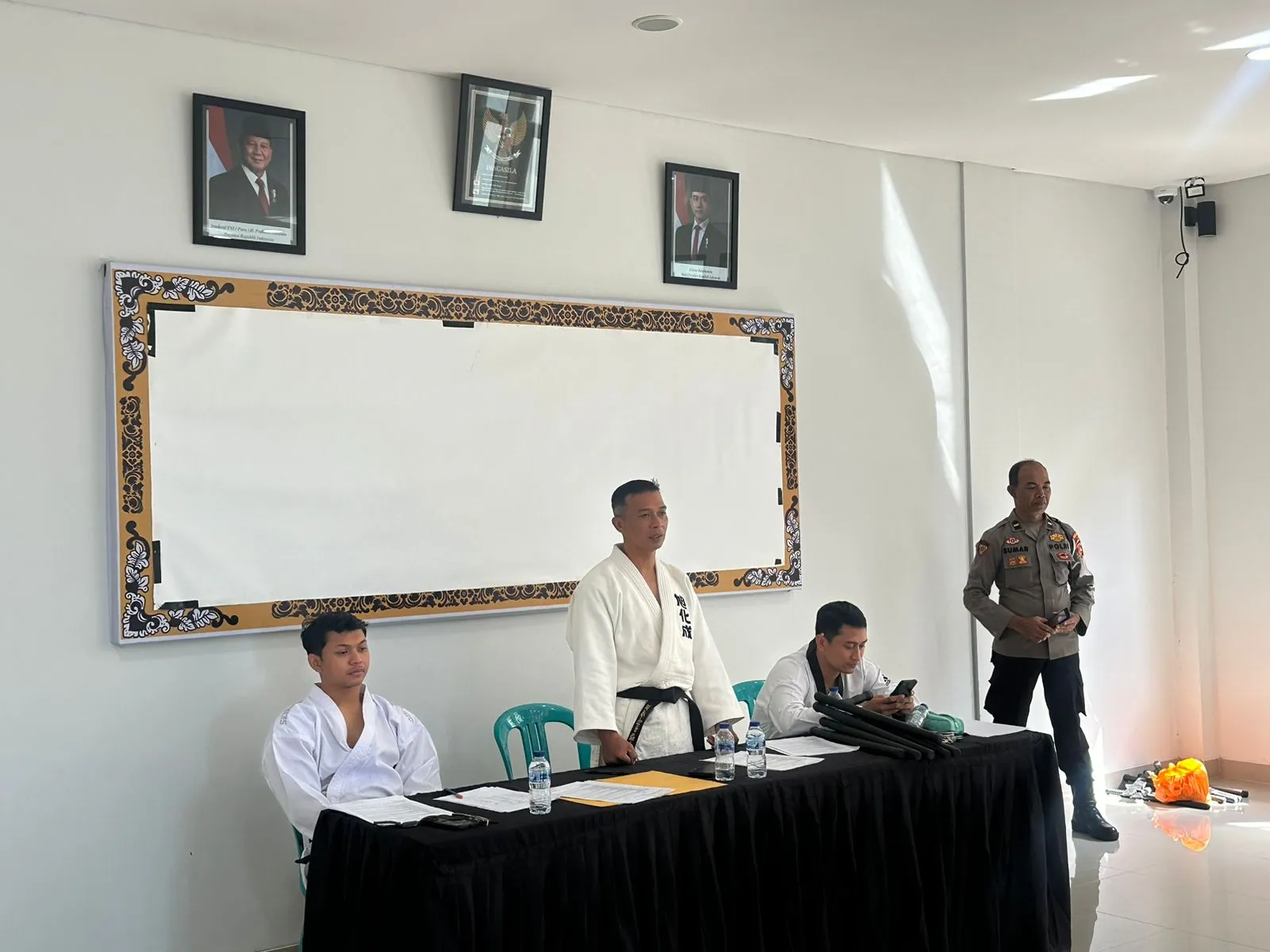 Tingkatkan Kemampuan Personil, Polres Bandara Ngurah Rai Gelar Latihan Beladiri Polri