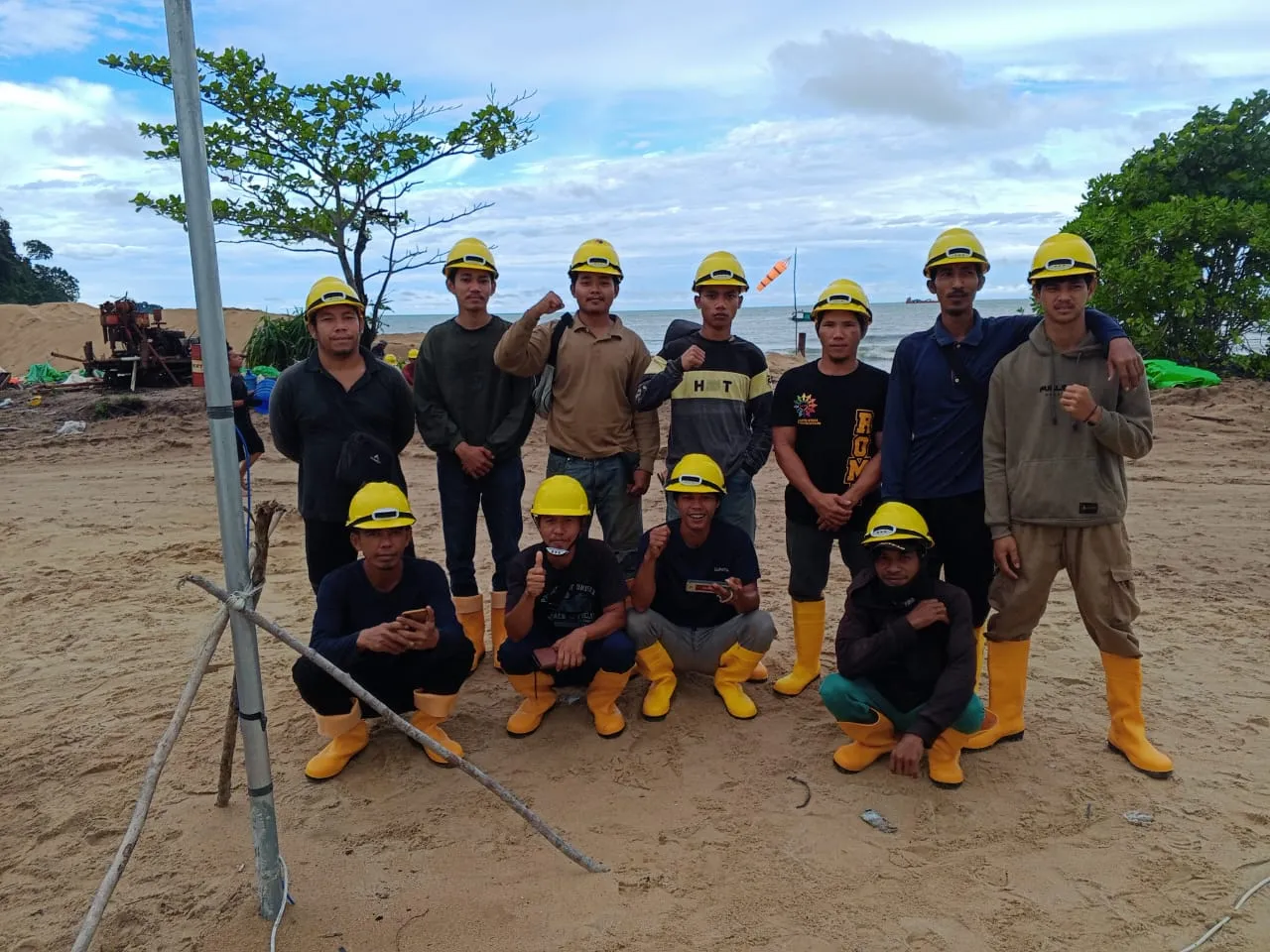 Pulahan Tenaga Kerja Lokal di Pulangkan PT. Huakan, Smelter Penebang, Disnakertrans Kayong Utara Jangan Tinggal Diam