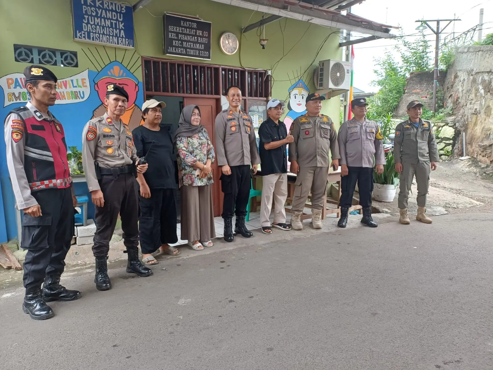 Kapolsek Matraman Tinjau Posko Anti Tawuran, Tegaskan Pentingnya Kewaspadaan Lingkungan.
