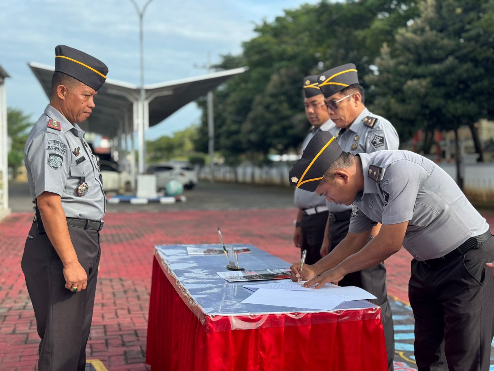 Lapas Narkotika Kelas IIA Pamekasan Gelar Deklarasi Komitmen Bersama: Wujudkan Lapas Bersih dari Narkoba dan HP Ilegal